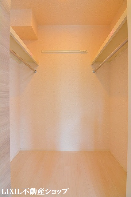 収納　６帖洋室のウォークインクローゼットです。