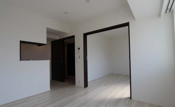 居室・リビング　☆明るい居間☆