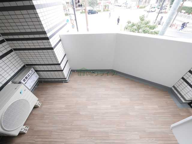 バルコニー　プレール・ドゥーク東新宿III