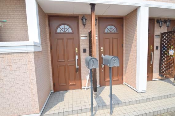 エントランス　同仕様の写真です。