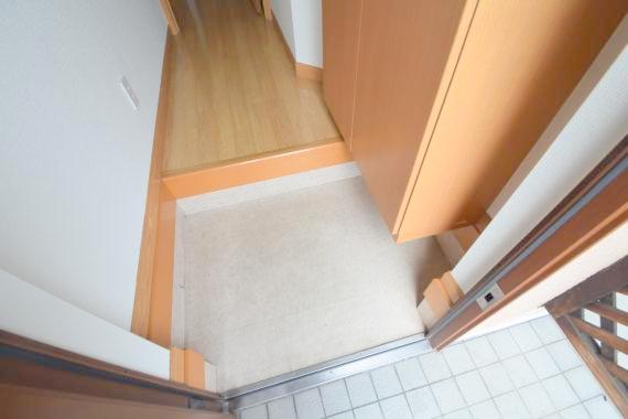 玄関　同仕様の写真です。