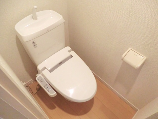 トイレ　★トイレ画像・温水洗浄便座付き★
