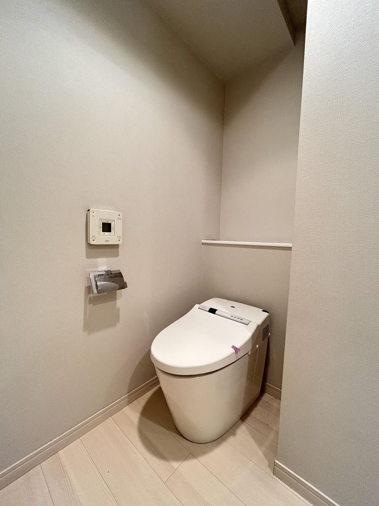 トイレ　洗浄保温便座