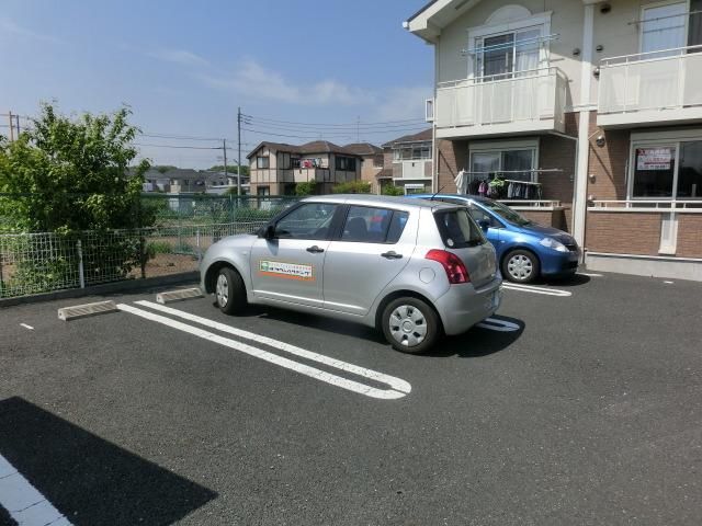 駐車場　駐車場完備