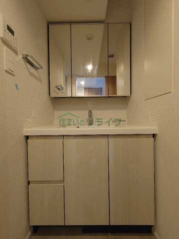 洗面設備　写真は同タイプ住戸です