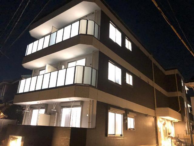 建物外観　外観写真（夜）