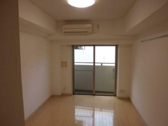 居室・リビング　写真は同タイプ住居です。