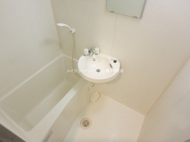 バス・シャワールーム　※写真は棟内別部屋参考写真