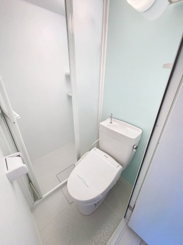 トイレ　※同建物ほかのお部屋の写真です。