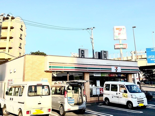 コンビニ　セブンイレブン小倉木町店（コンビニ）まで400m