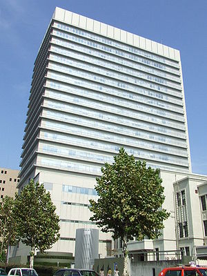 病院　東京慈恵会医科大学附属病院（病院）まで120m