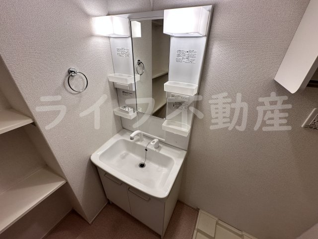 洗面設備　独立洗面化粧台付き