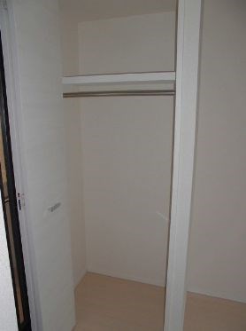 収納　奥行のあるクローゼット付です。