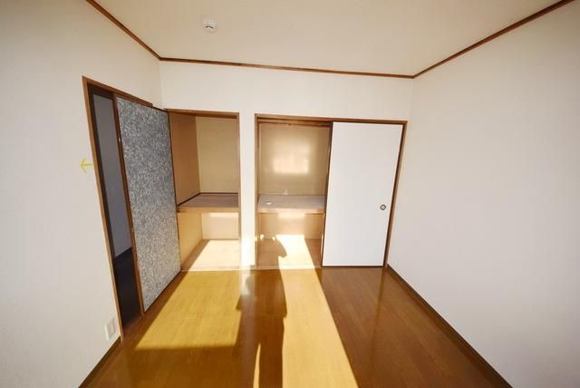 その他設備　大容量の押入れが各部屋にございます