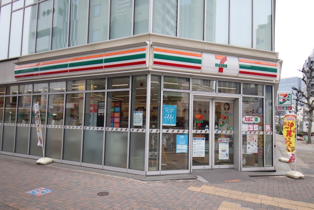 コンビニ　セブン－イレブン　名古屋錦１丁目店（コンビニ）まで100m