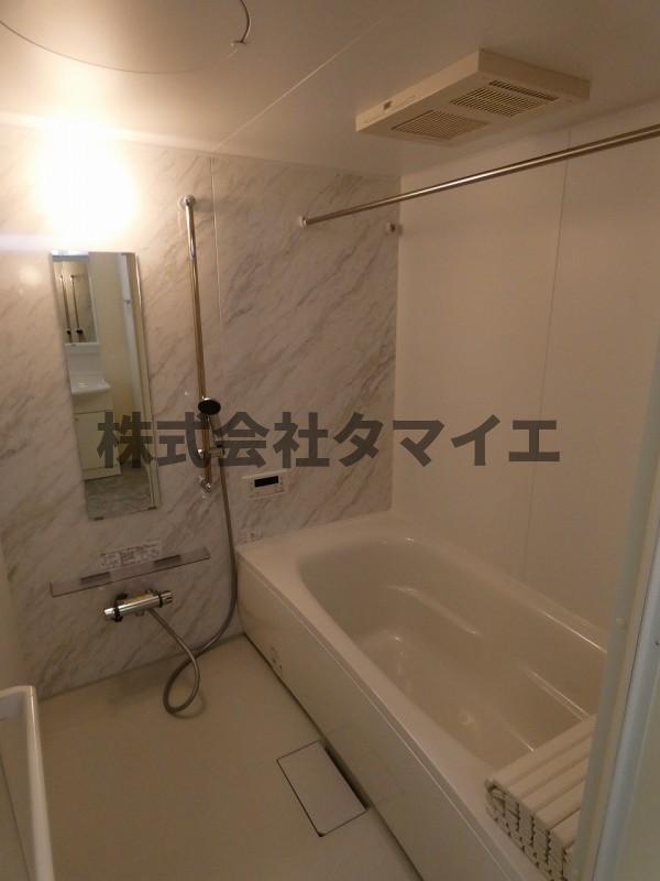 バス・シャワールーム　コンパクトで使いやすいお風呂です