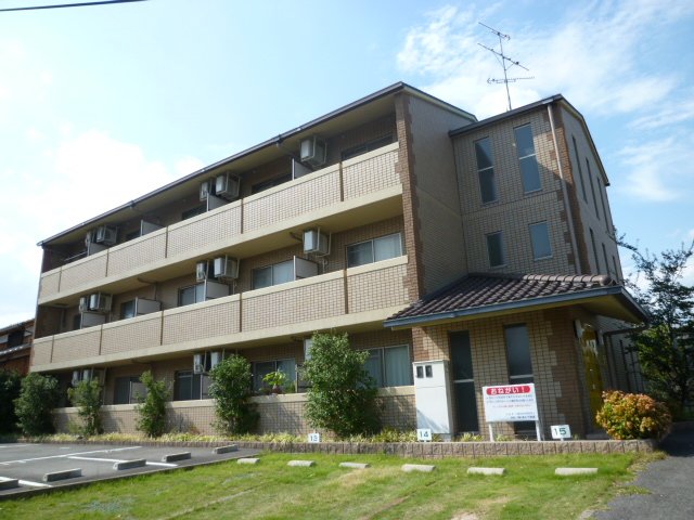 建物外観　阪急洛西口駅徒歩13分。オートロックと閑静な住宅街で安心の鉄