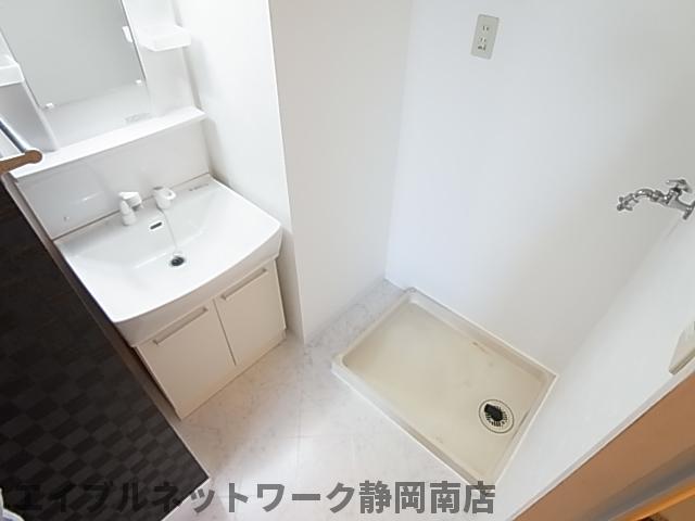 洗面設備　スペースが確保できる洗面所です