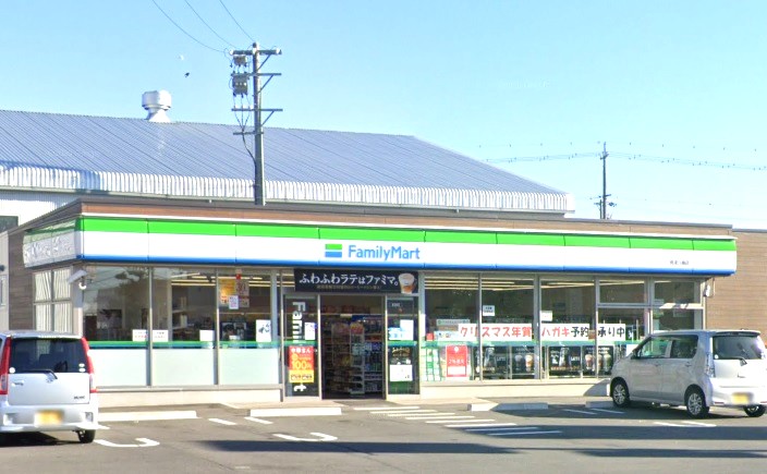 コンビニ　ファミリーマート 焼津八楠店（コンビニ）まで758m