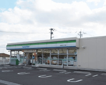 コンビニ　ファミリーマート苅田若久町二丁目店（コンビニ）まで657m