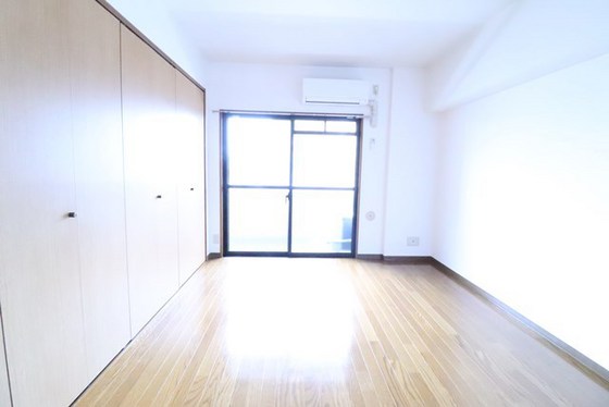 居室・リビング　※別部屋の写真です