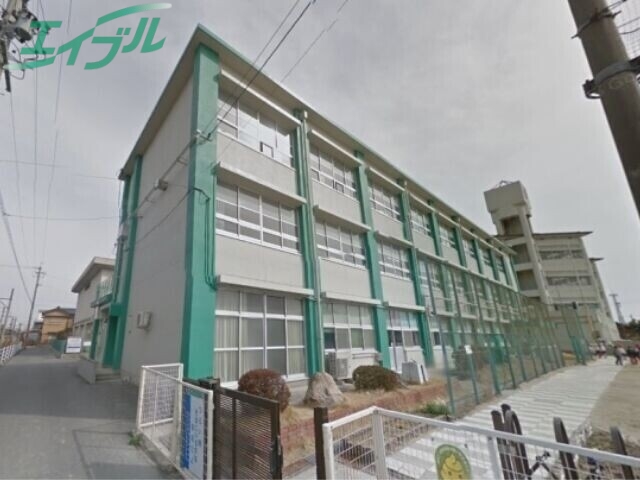 小学校　四日市市立日永小学校（小学校）まで701m