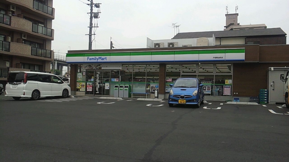 コンビニ　ファミリーマート戸畑沖台二丁目店（コンビニ）まで329m