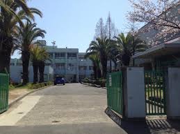 中学校　和泉市立郷荘中学校（中学校）まで1332m