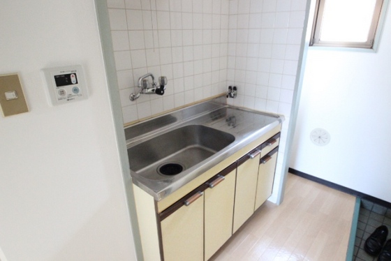 キッチン　※別部屋の写真です