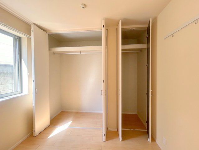 収納　★天井から床までの大型クローゼット★