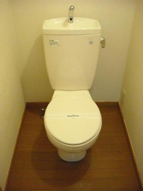 レオパレスセラピィ マキのトイレ写真