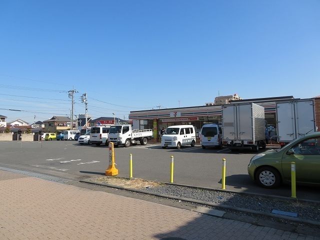 コンビニ　セブンイレブン（コンビニ）まで250m