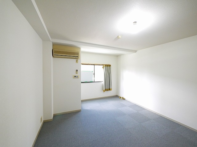 その他部屋・スペース　広くて明るい寝室