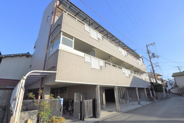 シャルマンコーポサノの外観写真