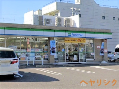 コンビニ　ファミリーマート西志賀町三丁目店（コンビニ）まで572m