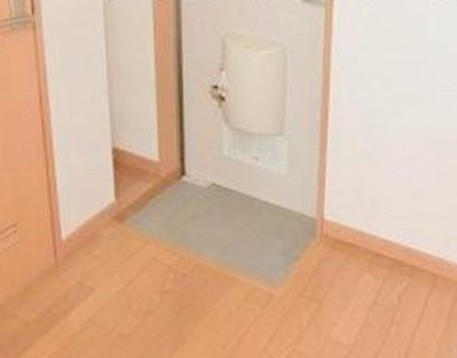 玄関　※別部屋参考写真