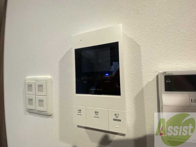 セキュリティ　ＴＶモニター付インターホンです。来客者の顔が見えるので安心！