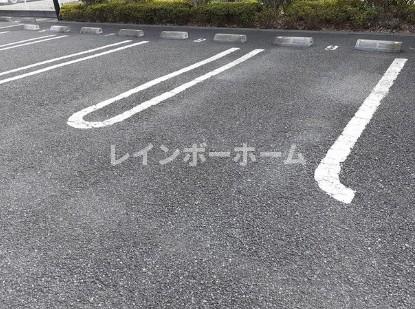 駐車場　同物件別号室参考写真です。