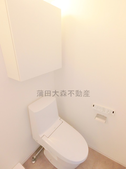 トイレ　温水洗浄便座付きのトイレ