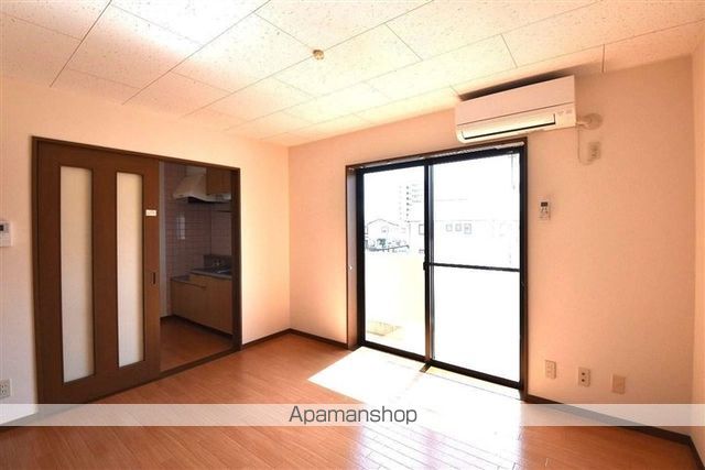 プラムマンションの居間写真