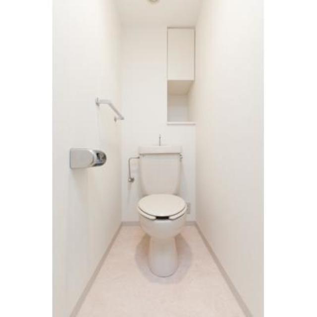 トイレ　※写真は同タイプ住戸です。