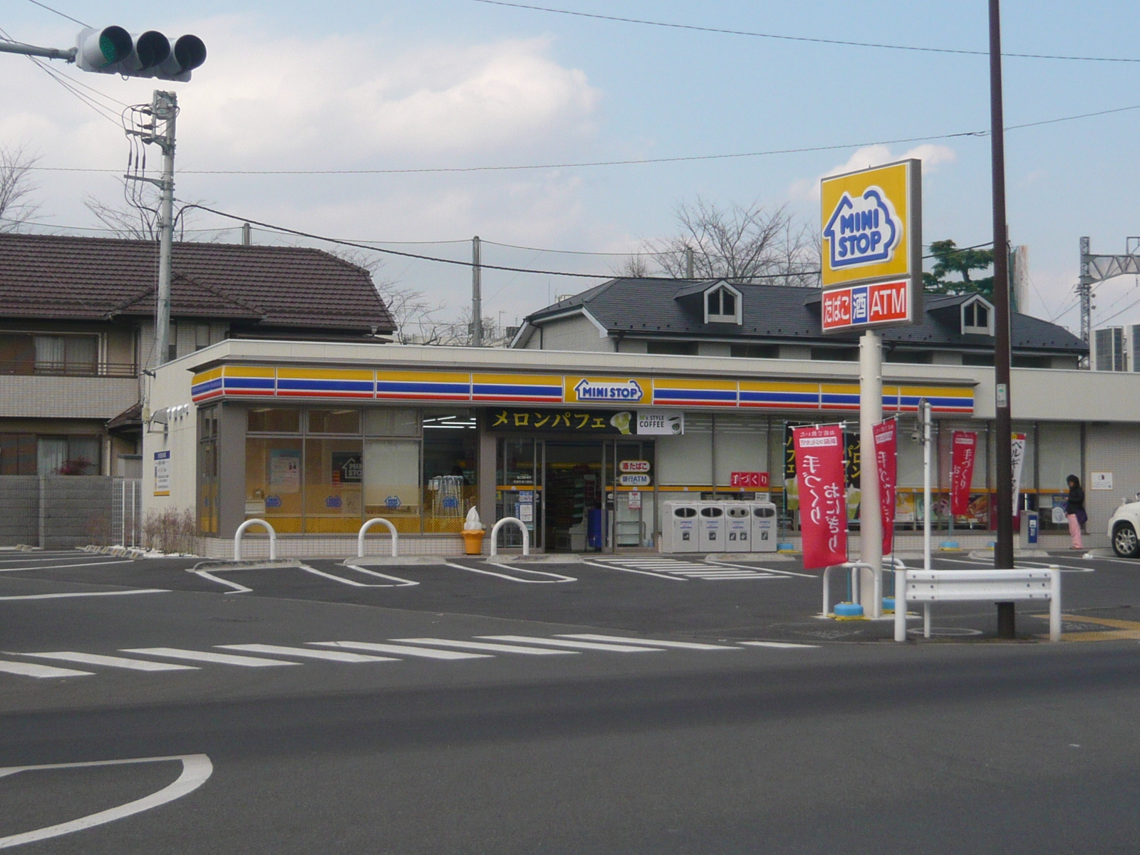 コンビニ　ミニストップ和泉多摩川駅前店（コンビニ）まで311m