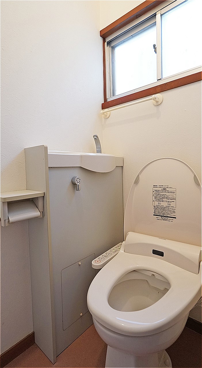 鴨居貸戸建のトイレ写真