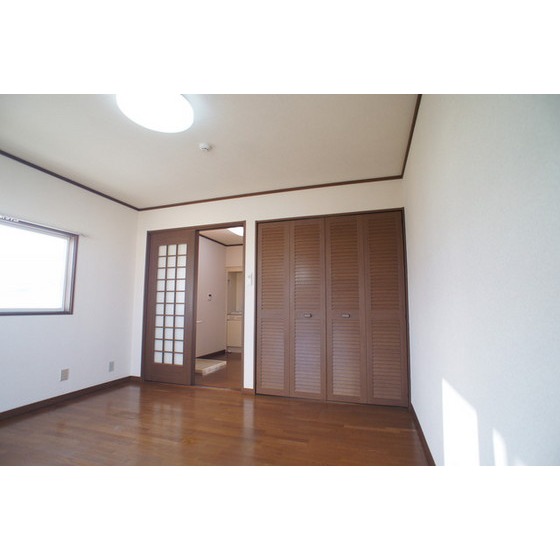 居室・リビング　※お部屋は同物件別室。現況優先です。