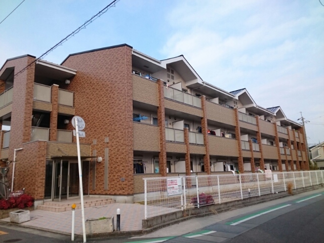 堺市北区野遠町のマンションの建物外観