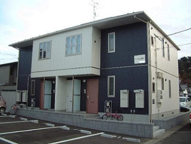 名取市小山のアパートの建物外観