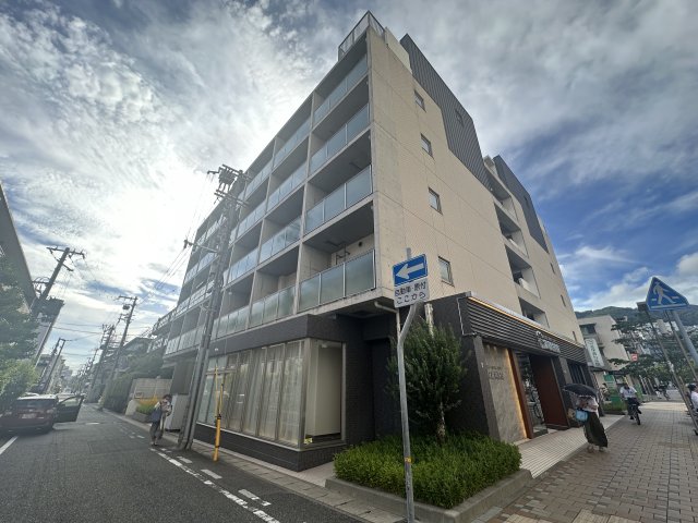 神戸市東灘区森南町のマンションの建物外観