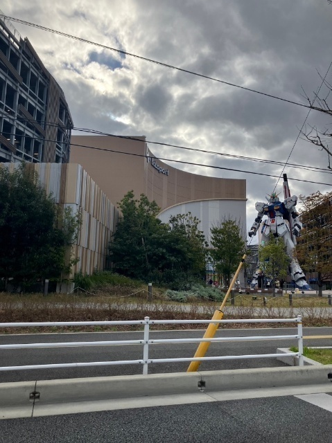 【モンリーブル竹下駅前のホームセンター】