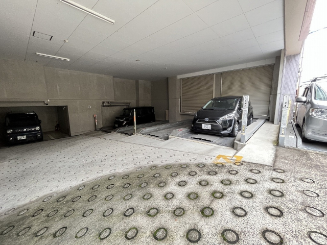 【長崎市金屋町のマンションの駐車場】