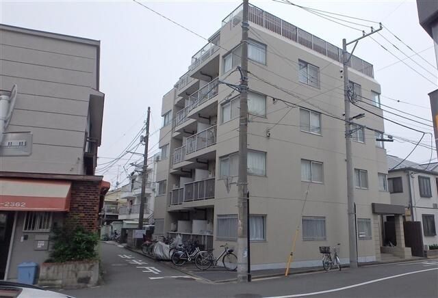 【横浜市鶴見区潮田町のマンションの建物外観】